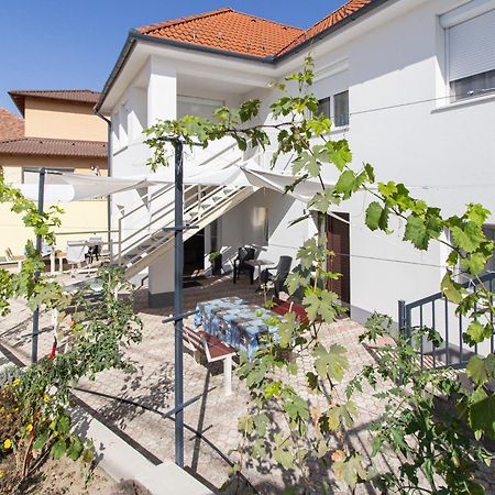 Deli Terasz A Apartman Free Parking, Self-Check-In Anytime Дьёр Экстерьер фото