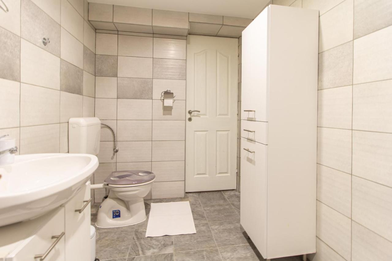 Deli Terasz A Apartman Free Parking, Self-Check-In Anytime Дьёр Экстерьер фото