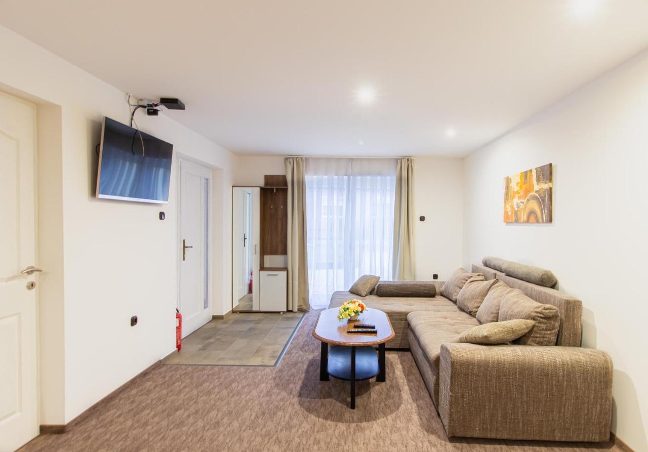 Deli Terasz A Apartman Free Parking, Self-Check-In Anytime Дьёр Экстерьер фото