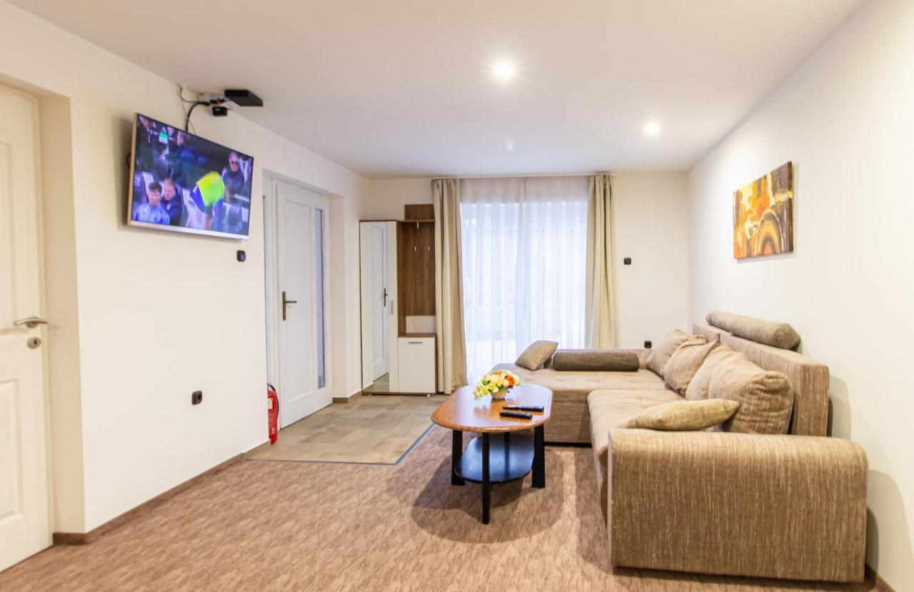 Deli Terasz A Apartman Free Parking, Self-Check-In Anytime Дьёр Экстерьер фото