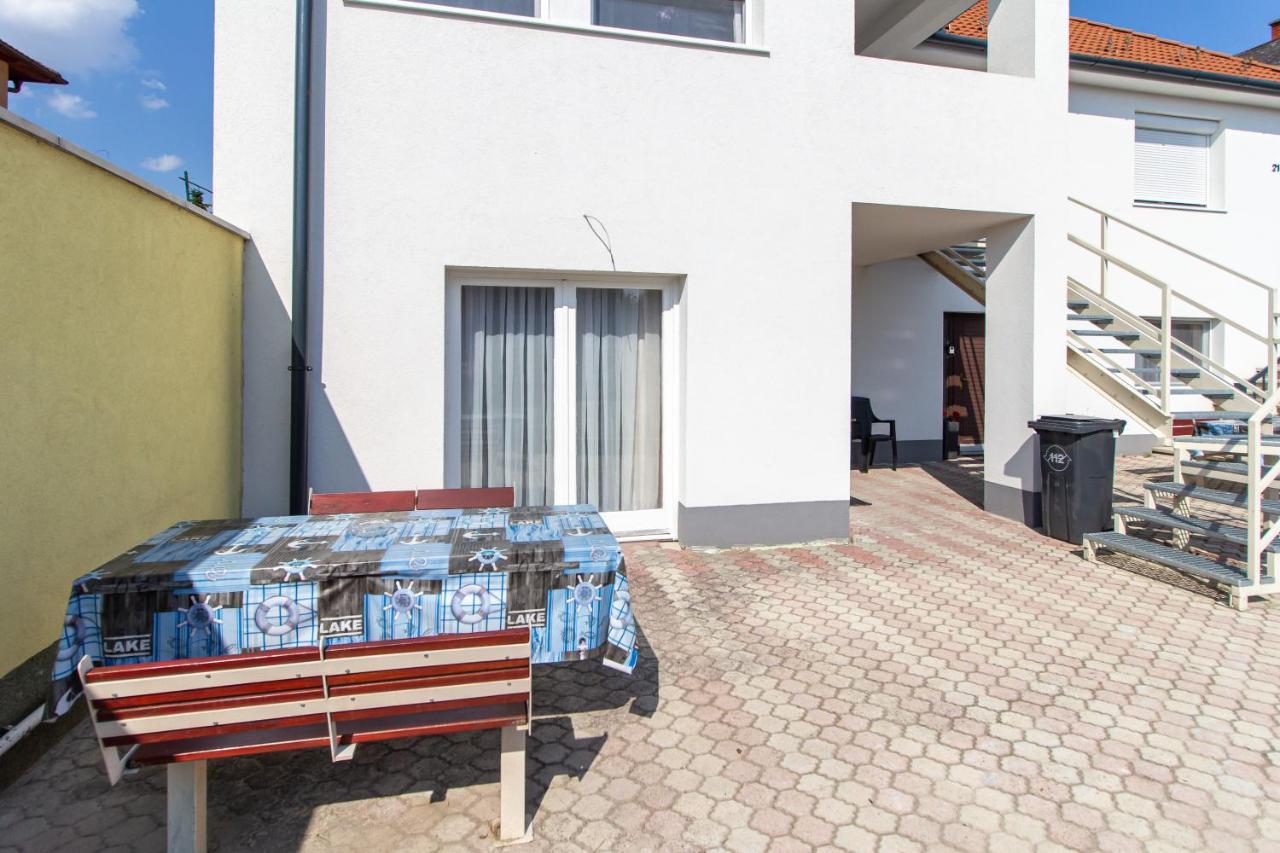 Deli Terasz A Apartman Free Parking, Self-Check-In Anytime Дьёр Экстерьер фото