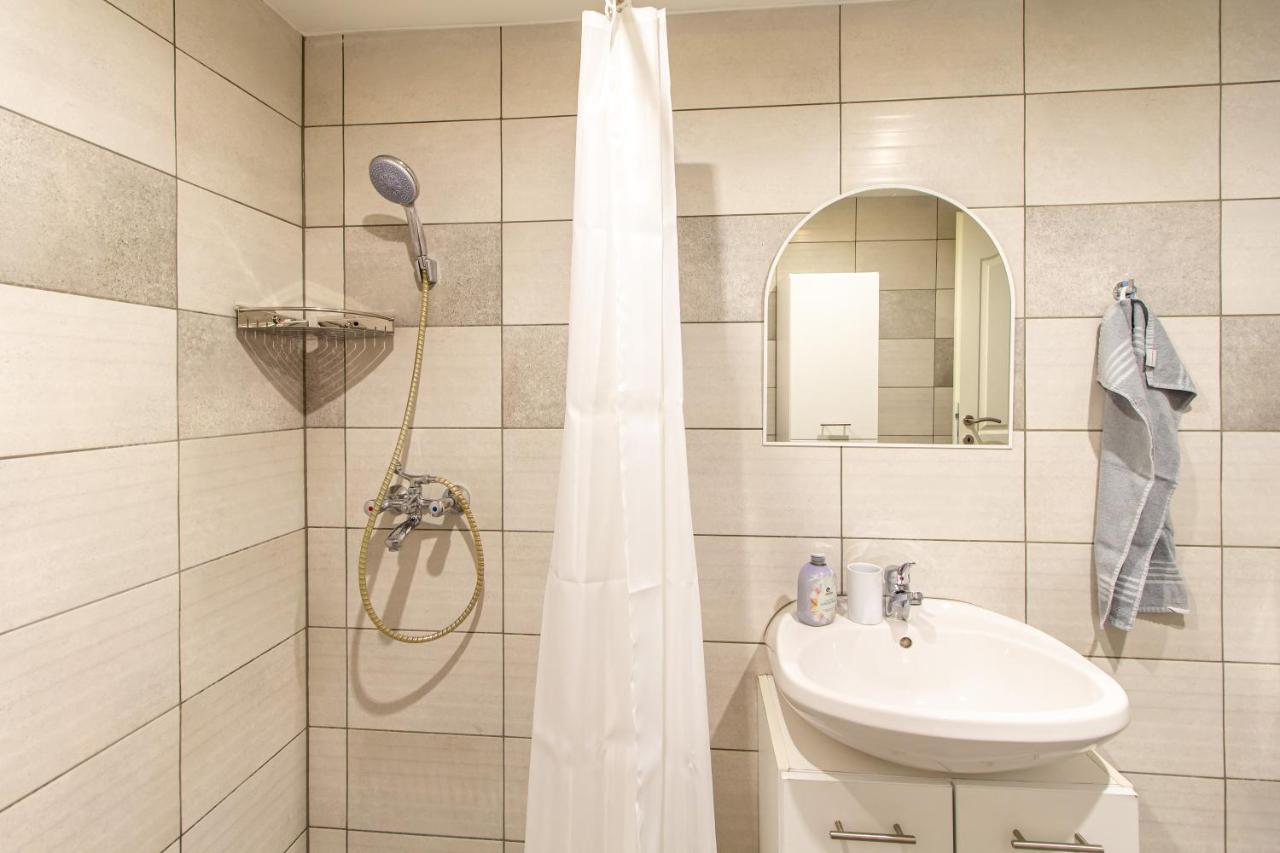 Deli Terasz A Apartman Free Parking, Self-Check-In Anytime Дьёр Экстерьер фото