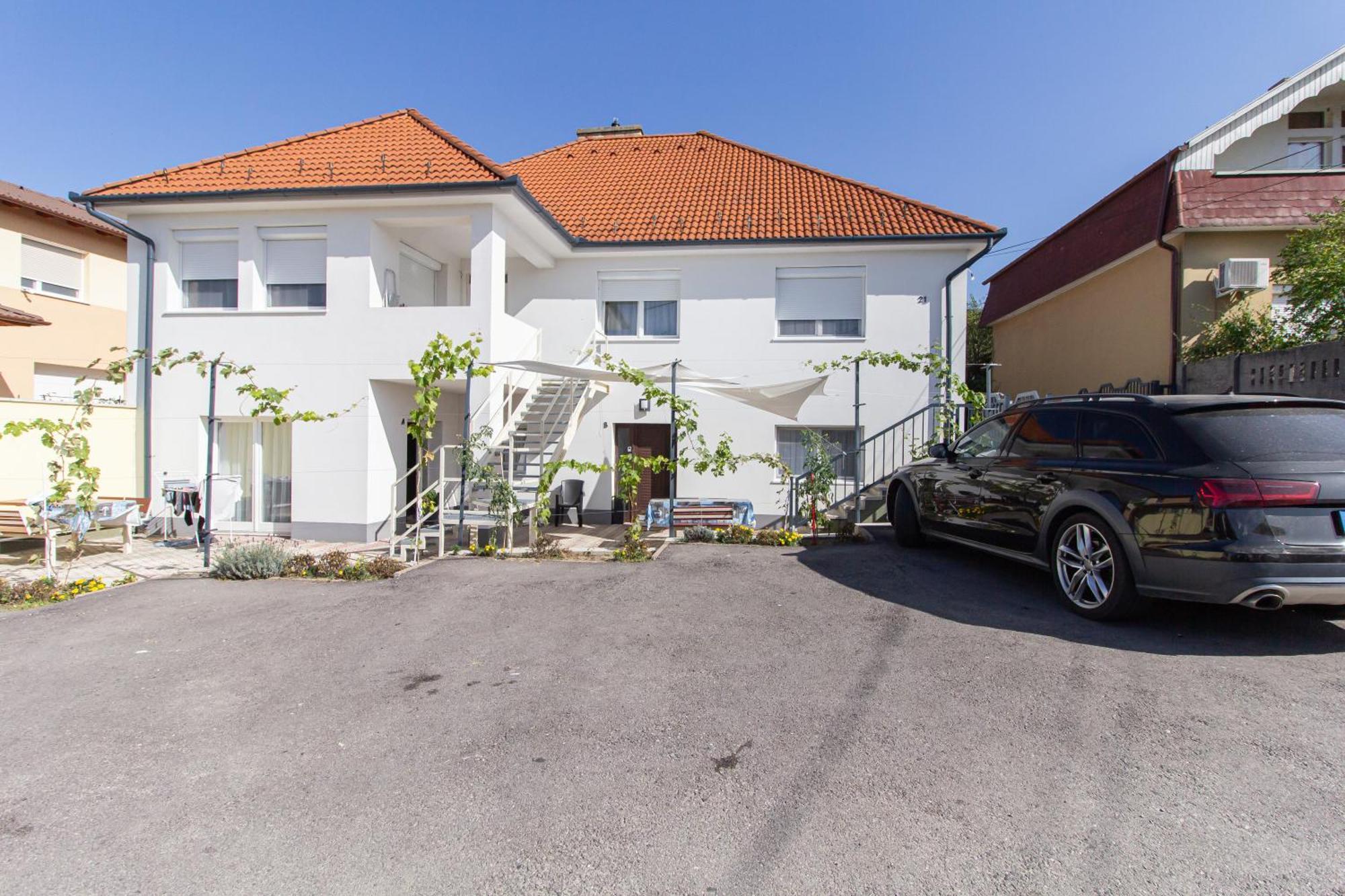 Deli Terasz A Apartman Free Parking, Self-Check-In Anytime Дьёр Экстерьер фото